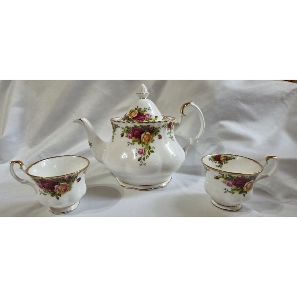 Royal Albert Old Country Roses LARGE 6 Cup Teapot & Lid  With 2 Teacups